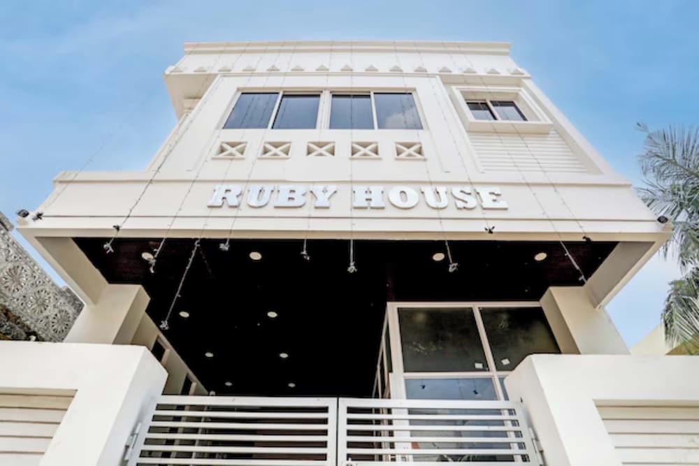 Hotel Ruby House Near Sea Beach Puri
