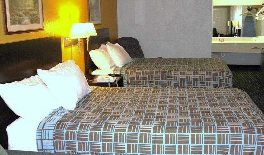 Express Inn & Suites view 4