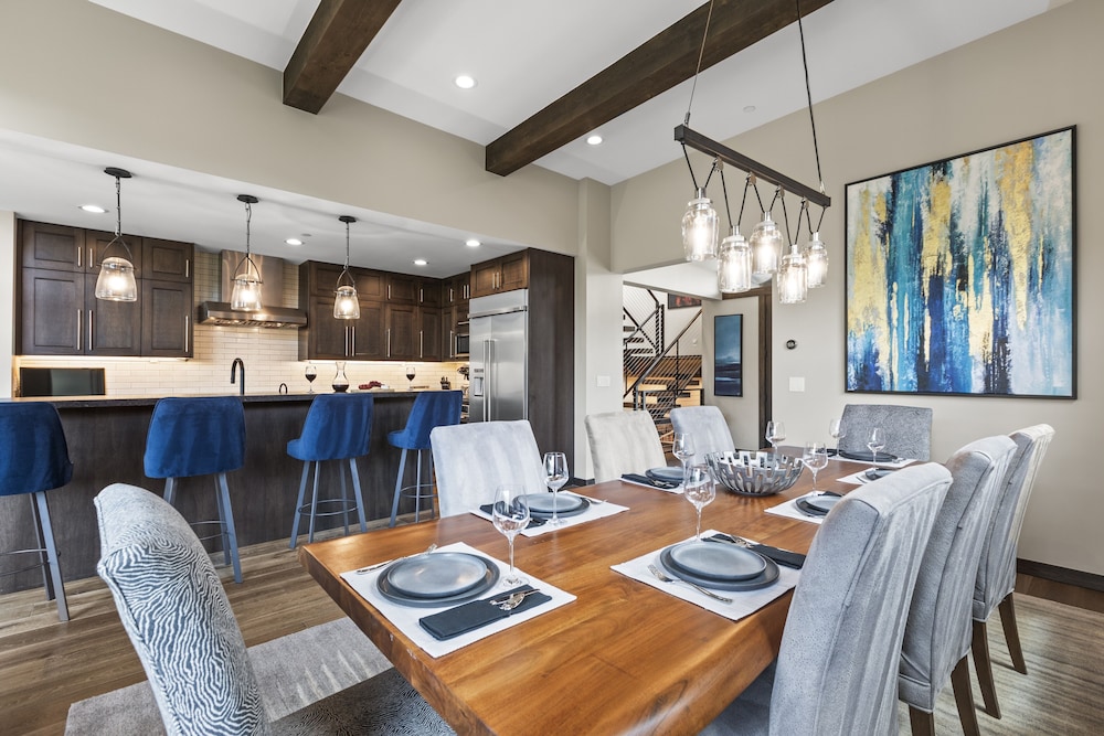 Nine Peaks 4 Bedroom Home