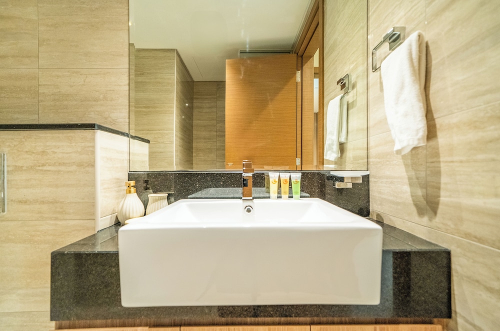 Impressive 2BR Apt with Premium