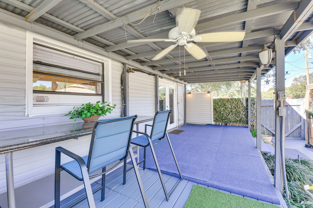 Fort Walton Home w/ Shared Pool - 2 Mi to Beach!