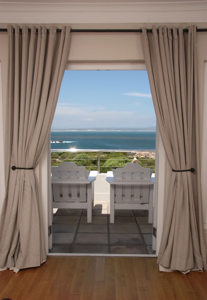 Ocean Eleven Guest House