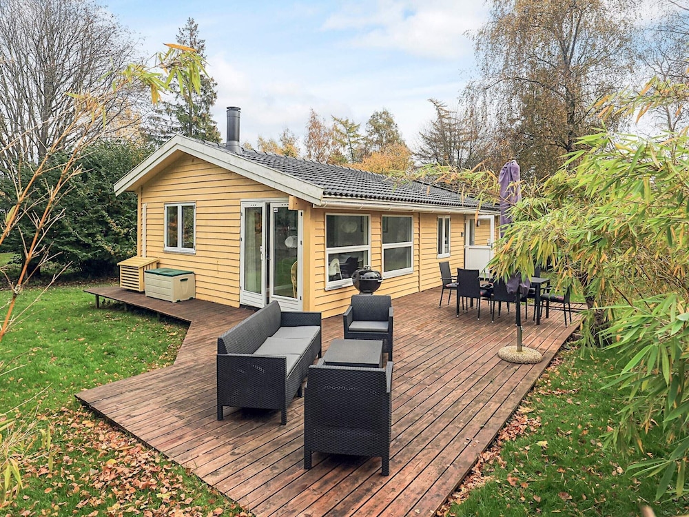6 Person Holiday Home in Borup