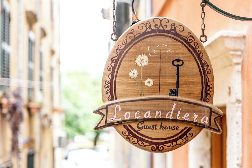 LOCANDIERA