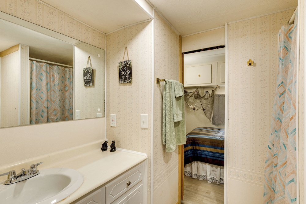 No Pet Fee! Peaceful Escape at Towner Properties