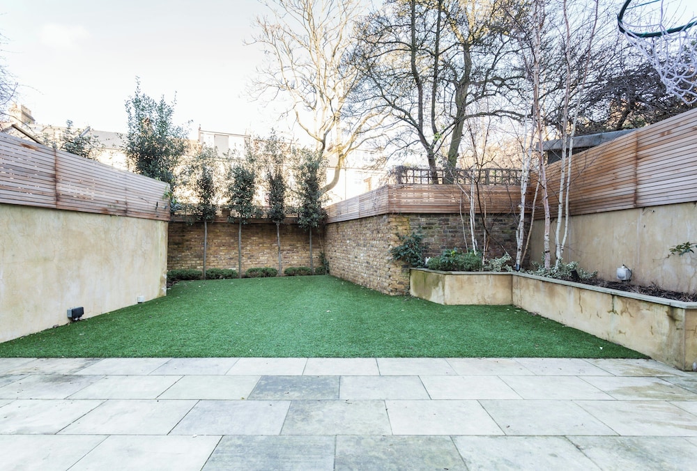 Poplar Grove by Onefinestay