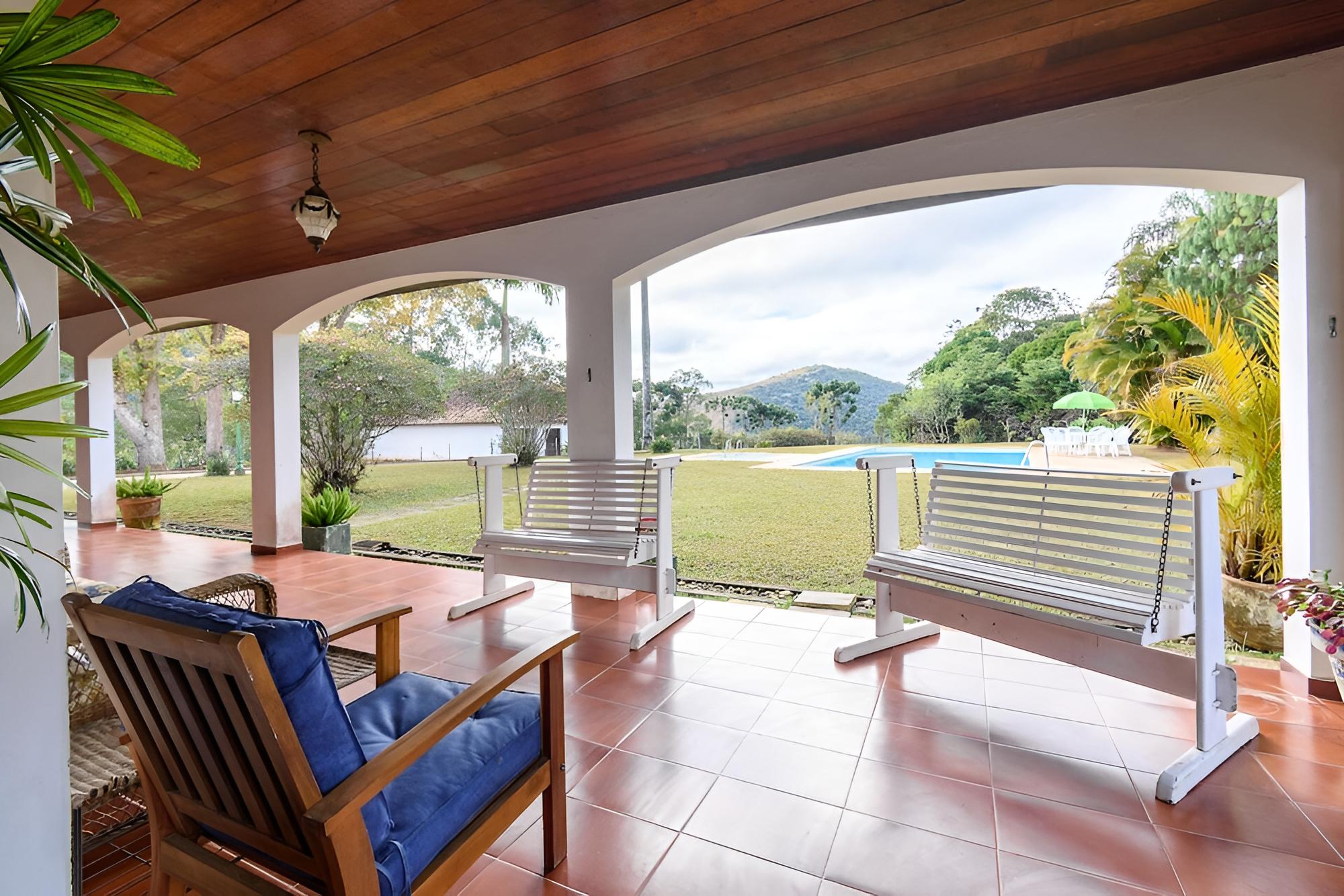 Maravilhoso sítio com vista pra montanha