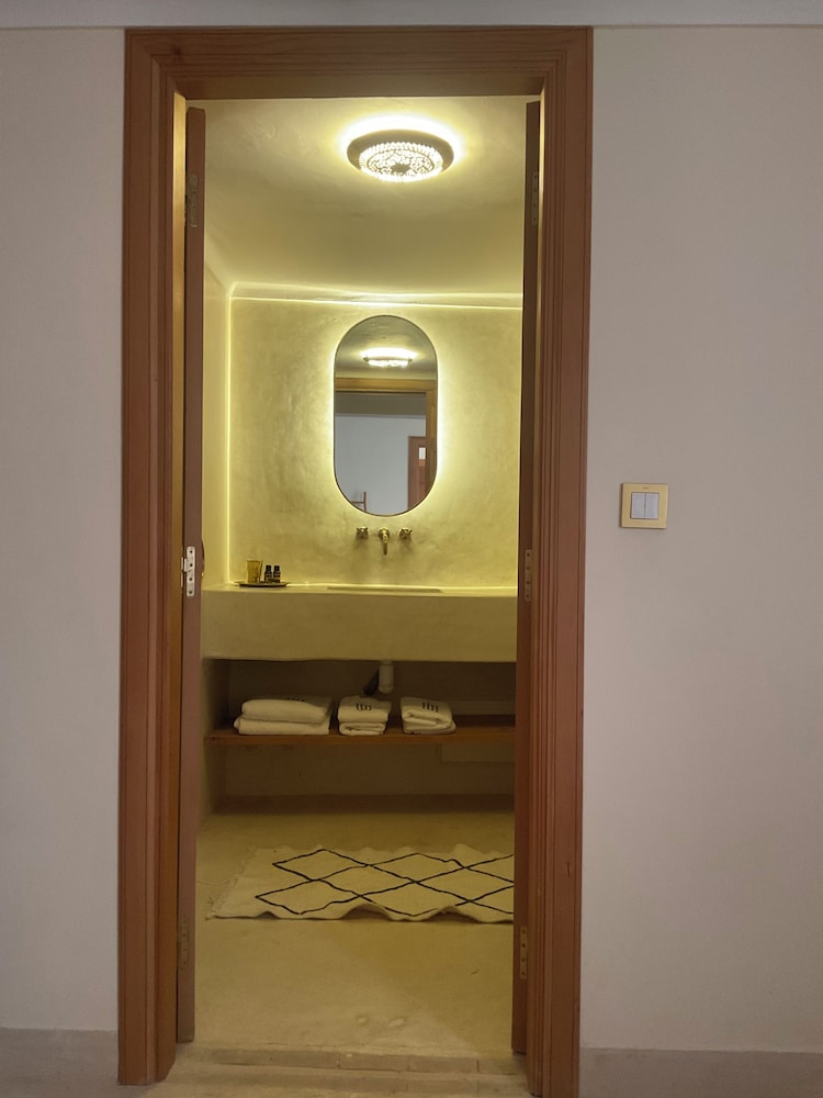 Riad Al Muhandiz