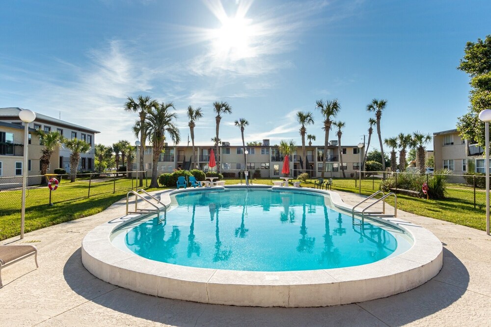 Sea Palm 2b 2 Bedroom Condo