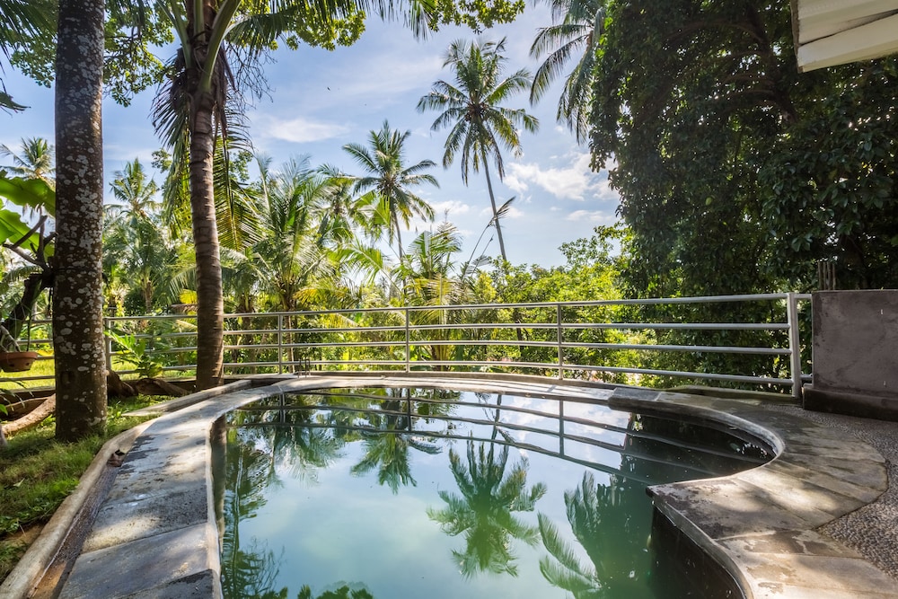 Omunity Bali