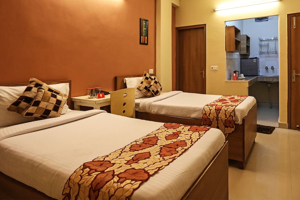 OYO 5533 Bafel Residency