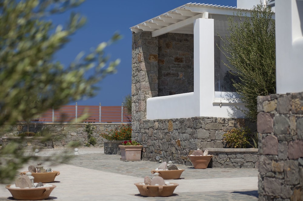 Miland Suites