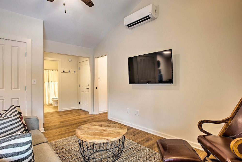 Newly Remodeled Apartment on Main Street in Saluda - Property Image 17