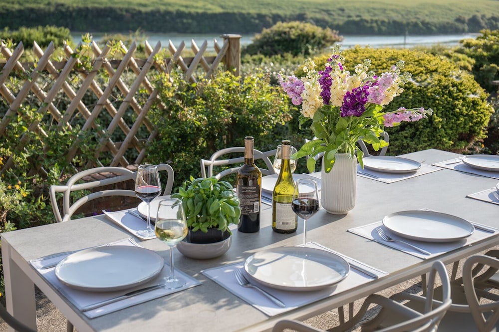 Newquay Tamarisk Lodge on the Gannel