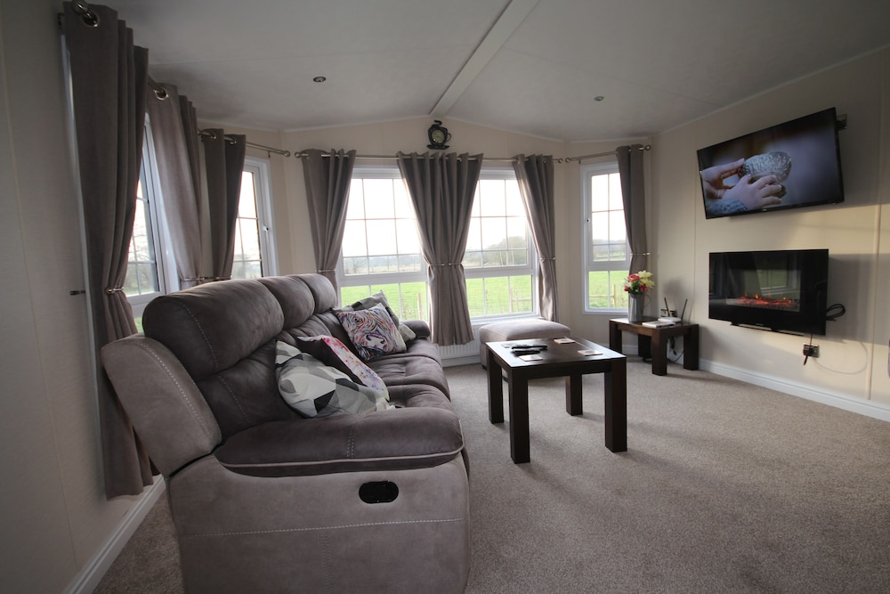 Field House Farm Lodge view 4