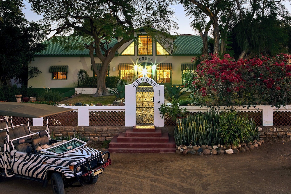 Corona Guest Farm