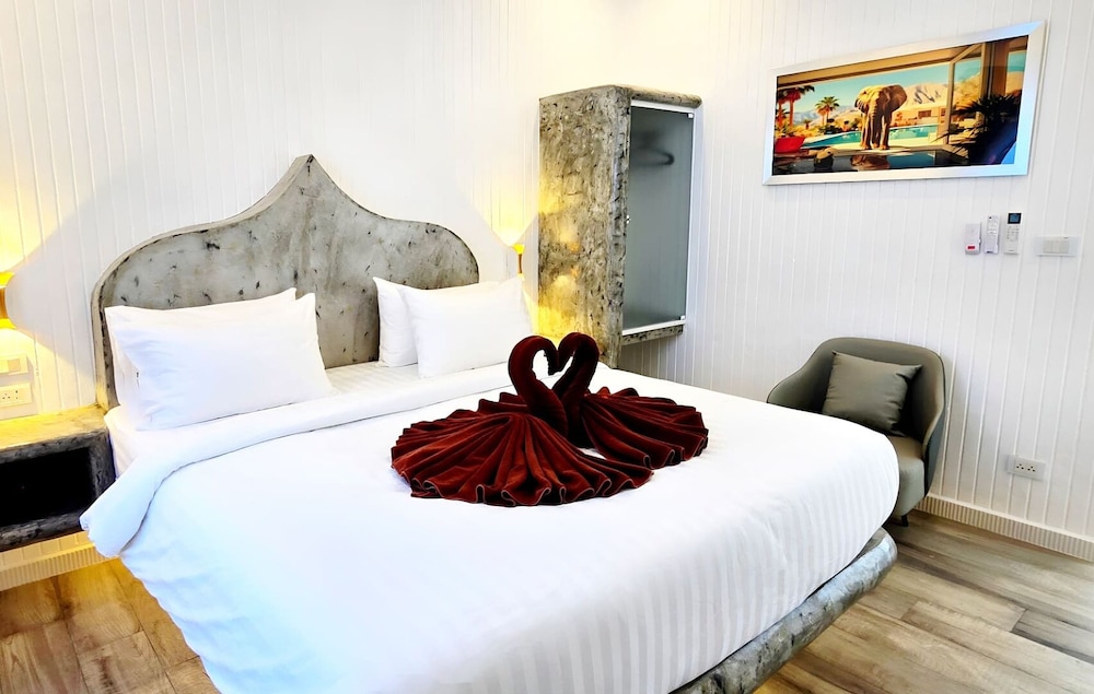 NEBULAND Luxury Pool Villa Pattaya Walking Street