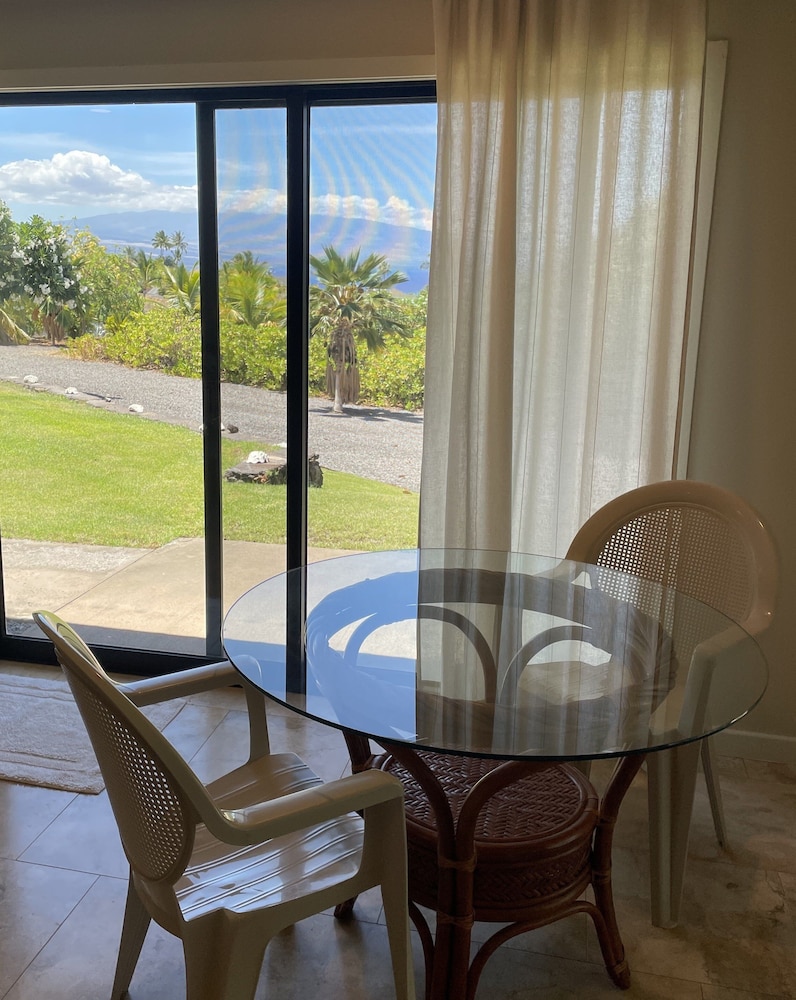 Kohala Estate Home 3 Bedroom Estate by RedAwning