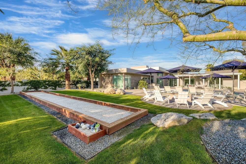 Polo Villa 7 by Avantstay Features Entertainer s Backyard Game Room 260316 5 Bedrooms