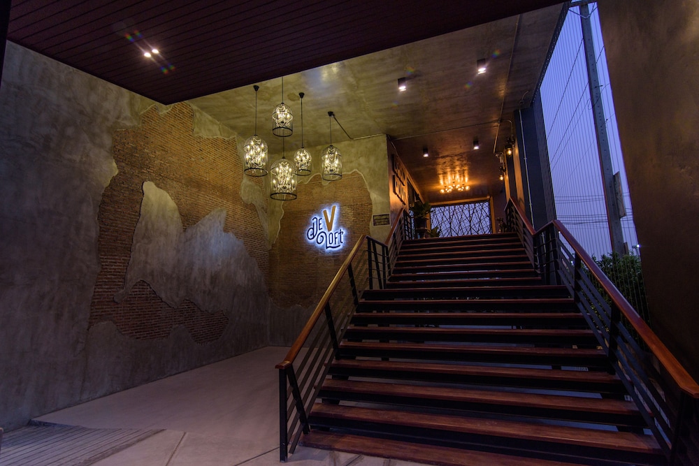 De V Loft Hotel