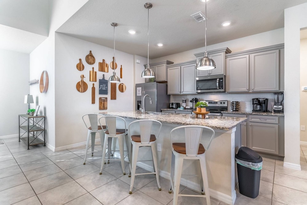 3285 Windsor Island