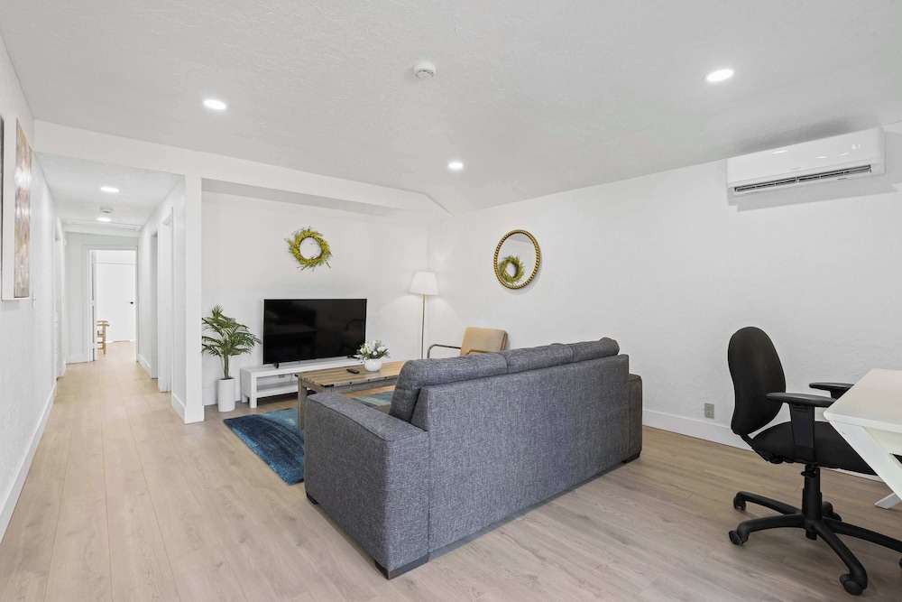 @ Marbella Lane - Modern Cabin-style 2BR Home