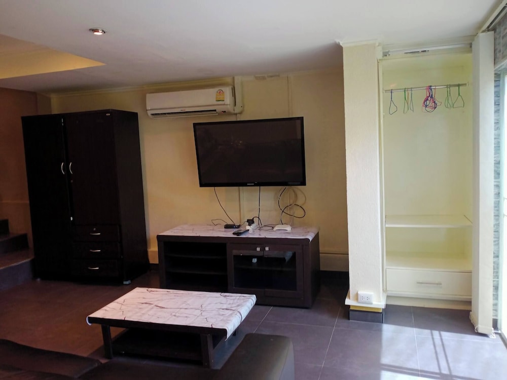 Spacious 65sqm Luxury Loft Studio Type Apartment 101b