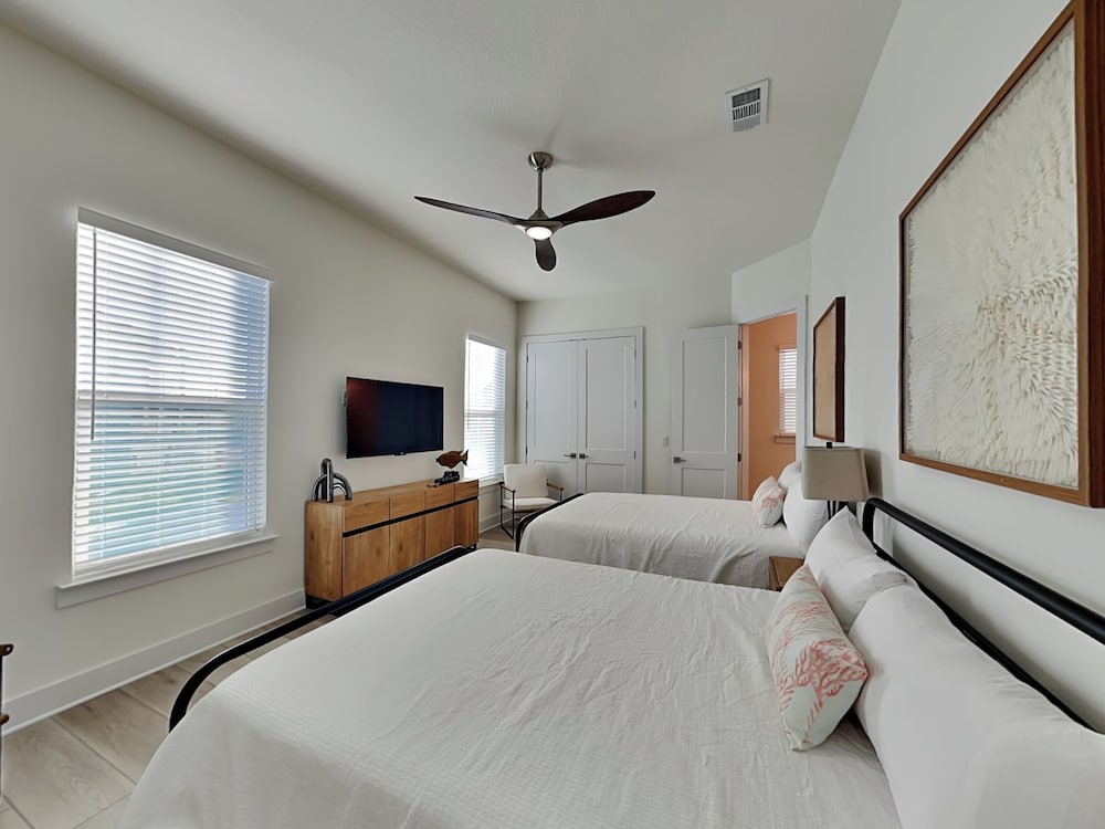 Yacht Harbor House by Southern Vacation Rentals
