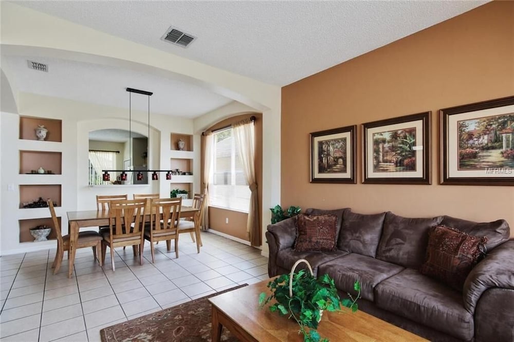 Luxuriate In Our Spacious 7br, 4.5ba 7 Bedroom Villa by RedAwning
