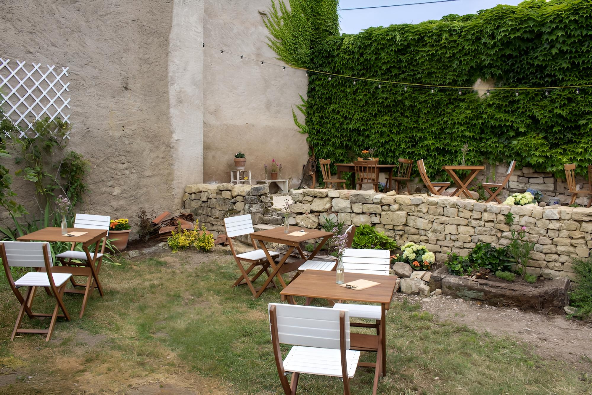 Photo 10