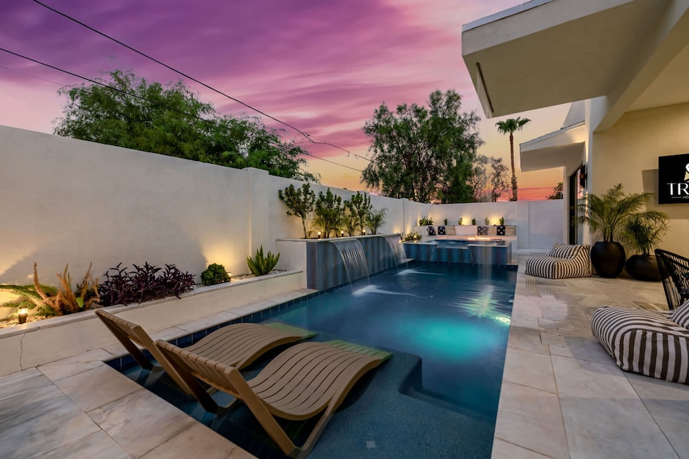 The Carlisle Experience 4 Showers Heated Pool