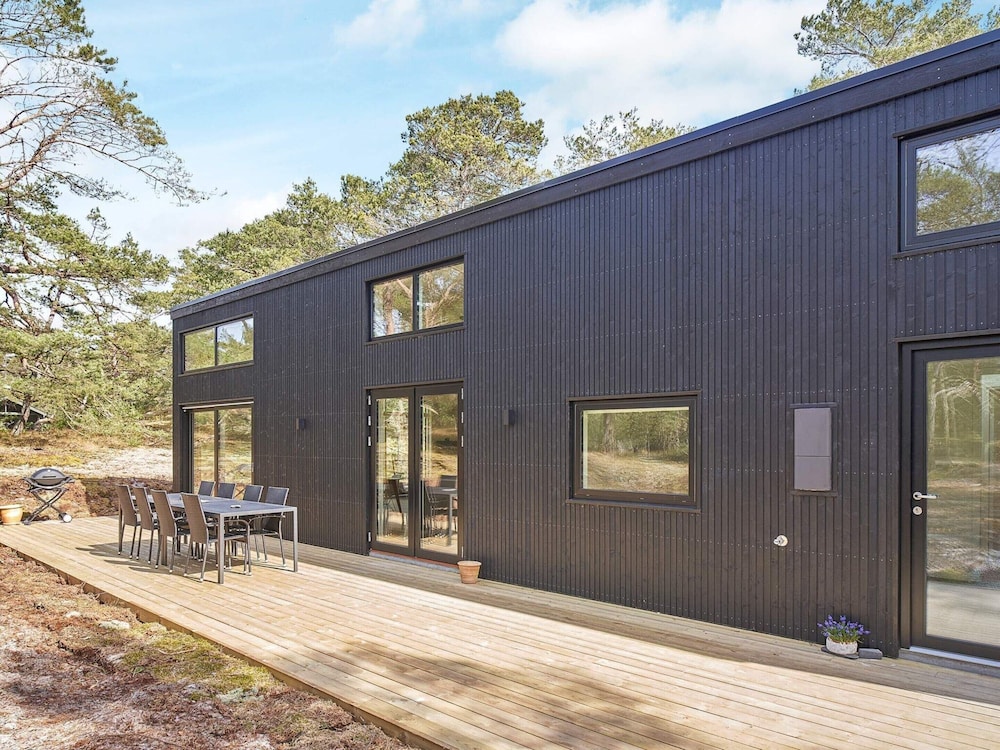 Spacious Retreat Near Beach - By Traum Ferienwohnungen view 3