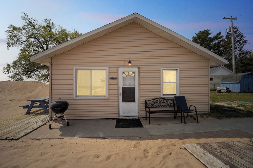 Barefoot Beach Resort
