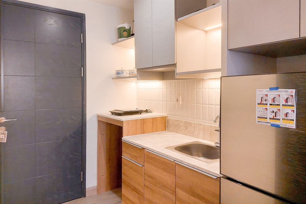 Comfortable Studio At Collins Boulevard Apartment
