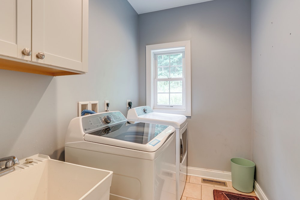 Game Room & Hot Tub: Big Fun in Ellicottville