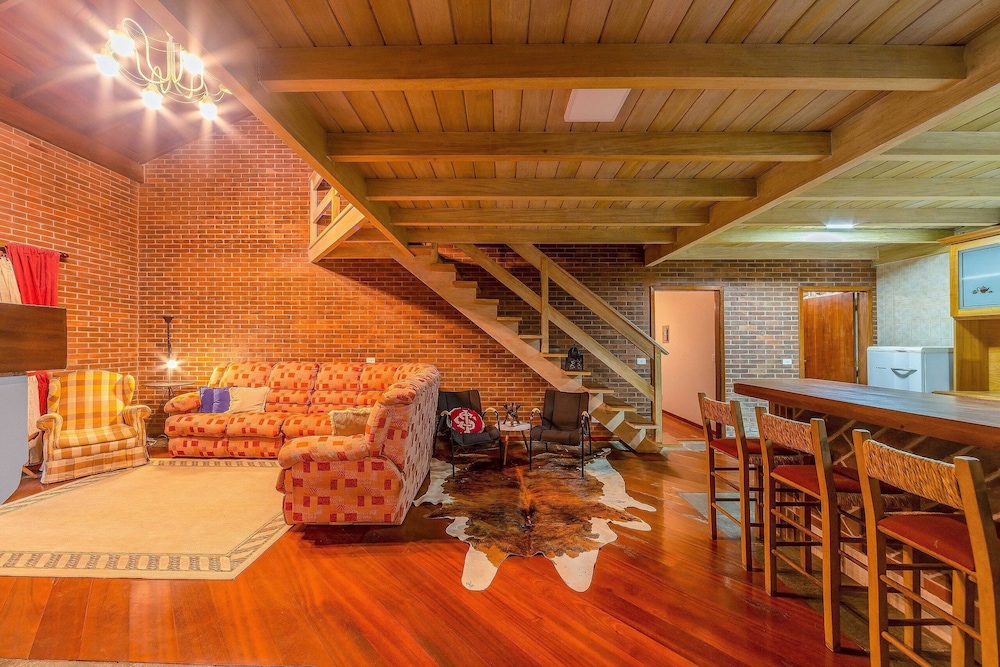 Beautiful Chalet-style House in Canela Rcf160