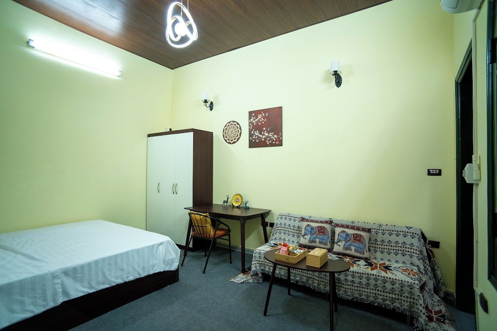 CozyPosy Premier Apartment