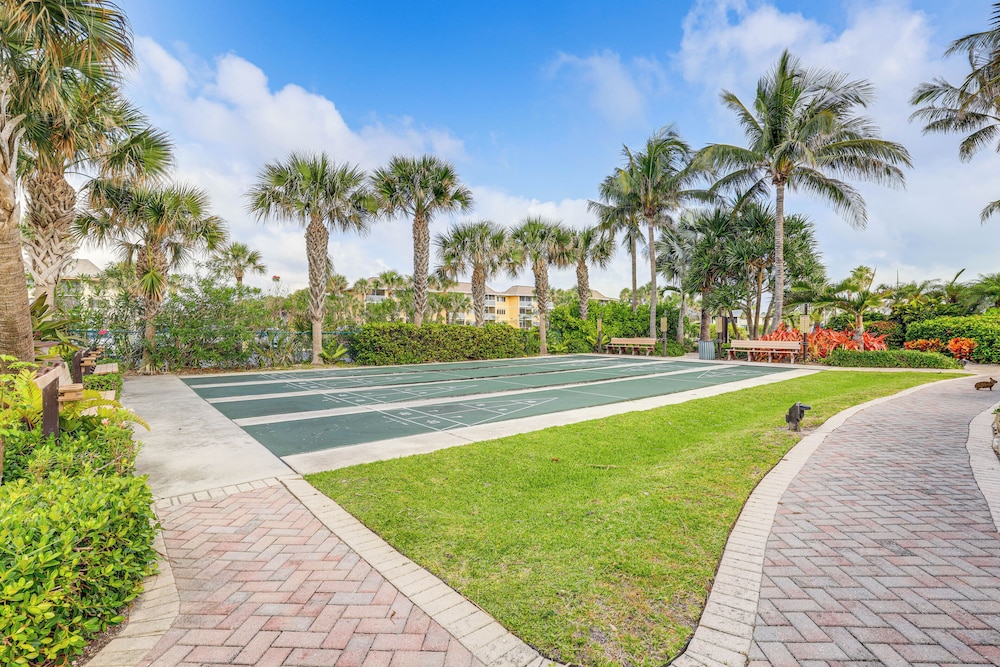 Pool, Golf & Beach Access: Fort Pierce Condo!