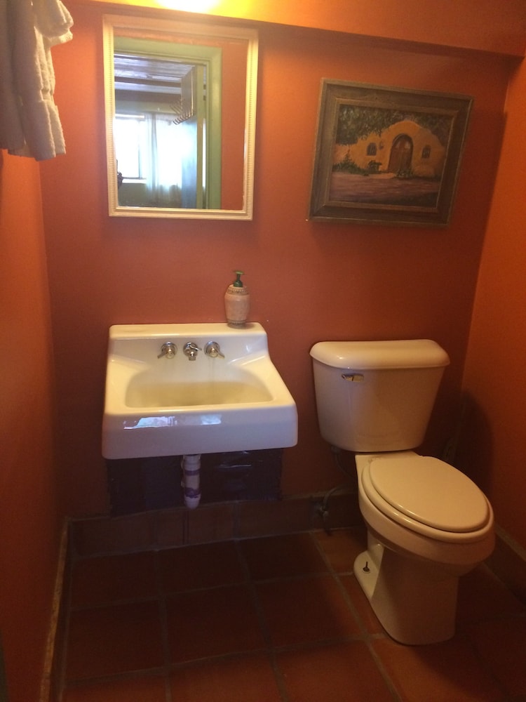 SnowMansion Taos Adventure Lodge