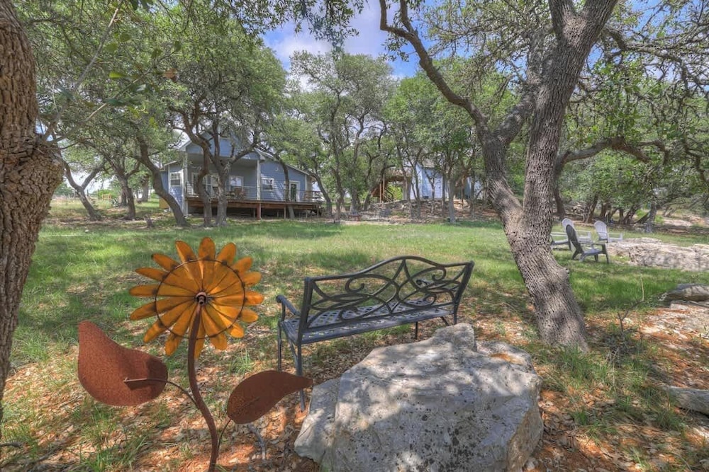 Cactus Flower Peaceful Hill Country Escape!