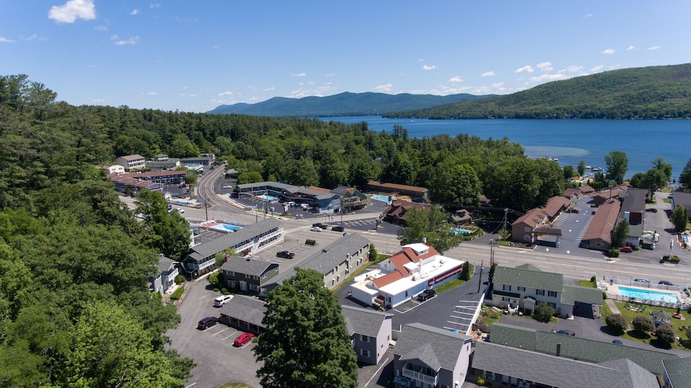 Adirondack Retreat Inn & Suites