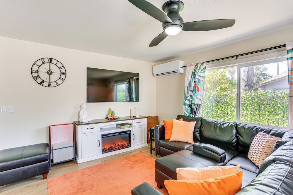 Walkable & Bright Bungalow in Dtwn Redding!