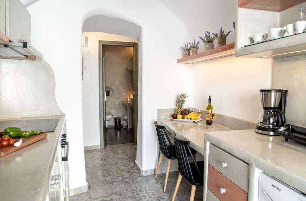 Astrea Suites Feggaropetra Cave House