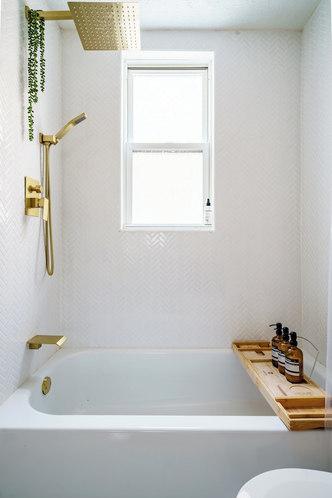 Jungle House Boutique Suites – Short North & Convention Center