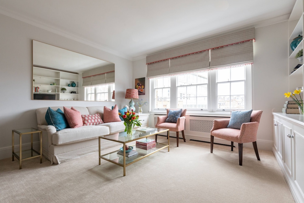Sloane Avenue IV by Onefinestay