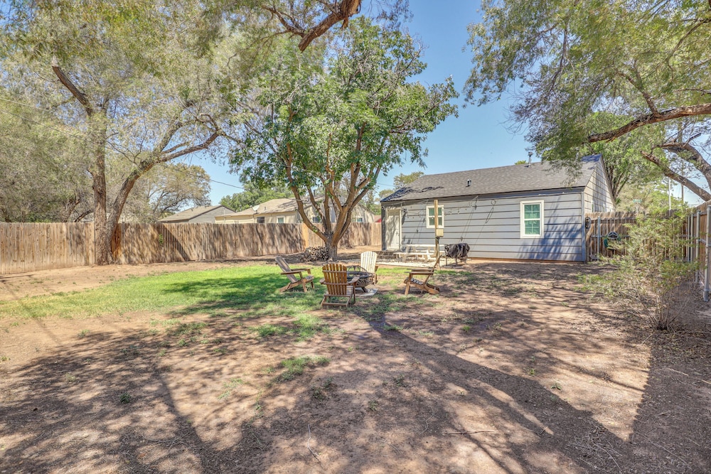 1 Mi to Texas Tech: Home w/ Large Outdoor Space!