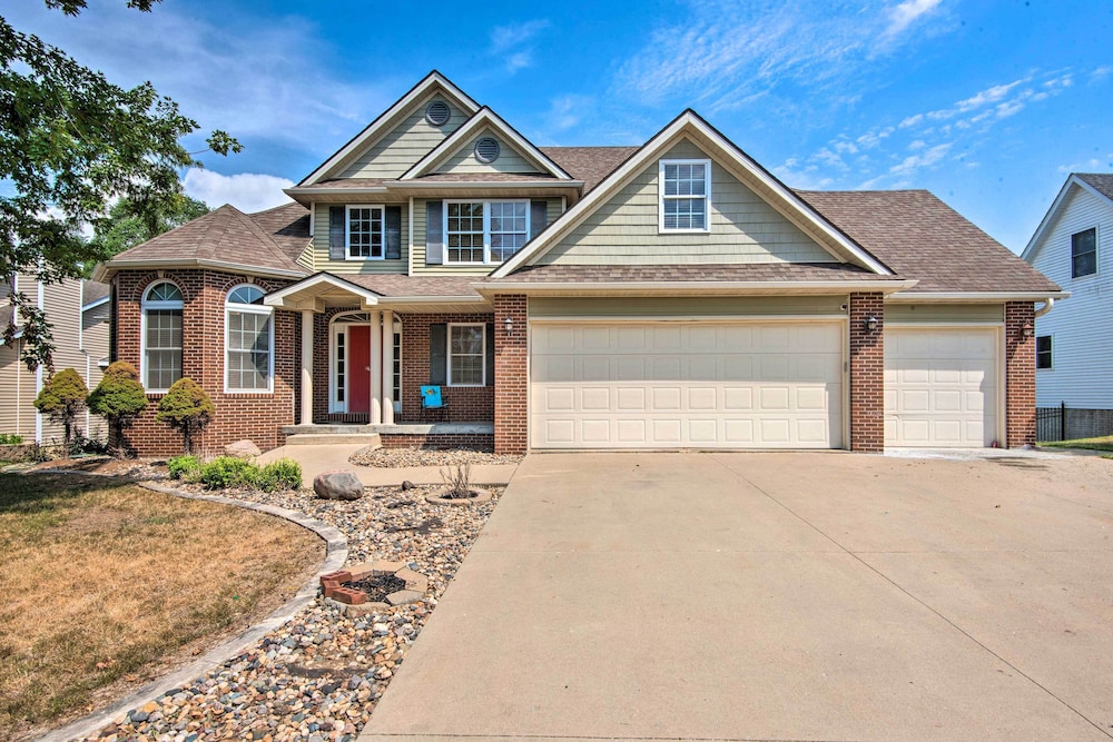 Pet-friendly Des Moines Home w/ Fenced Yard! view 2