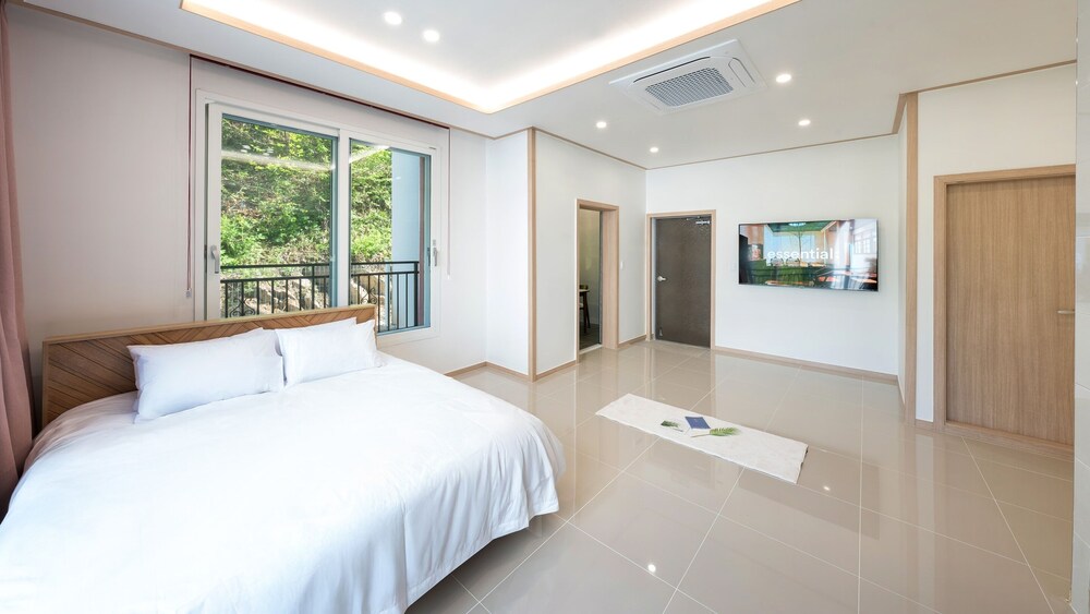 Gapyeong Laonjena Pool Villa