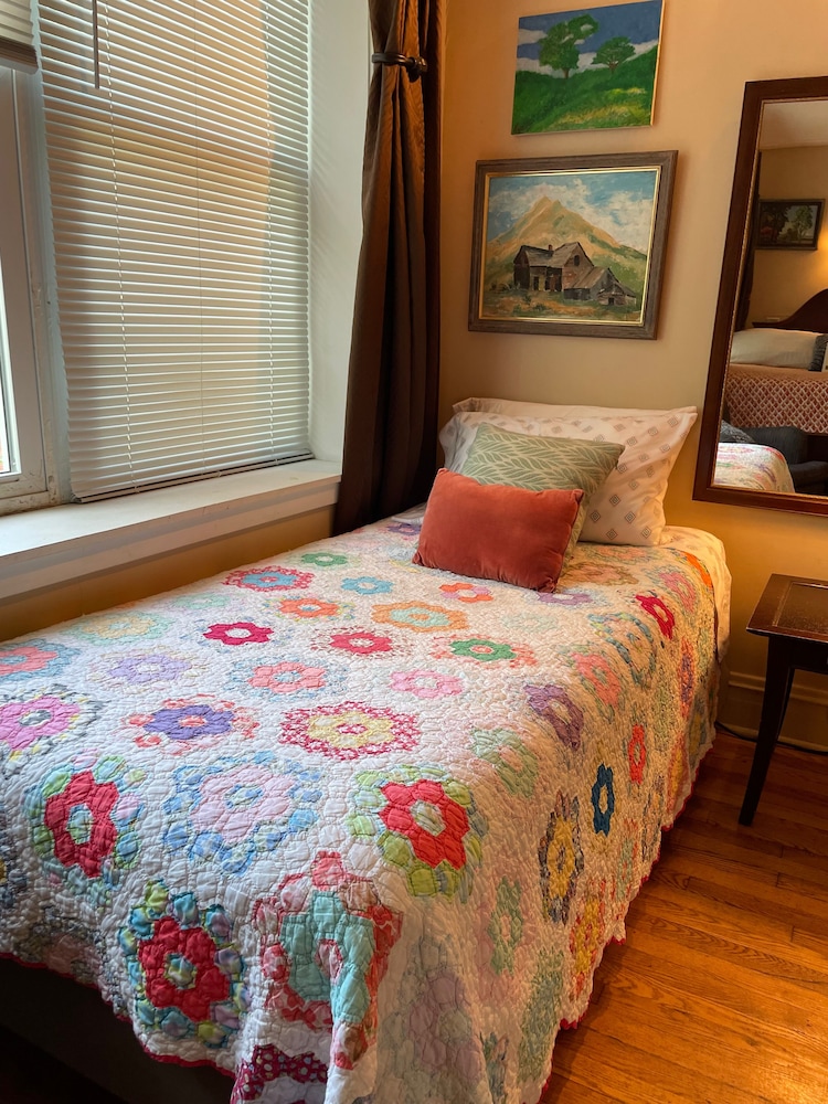 Ray's Bucktown Bed and Breakfast 14