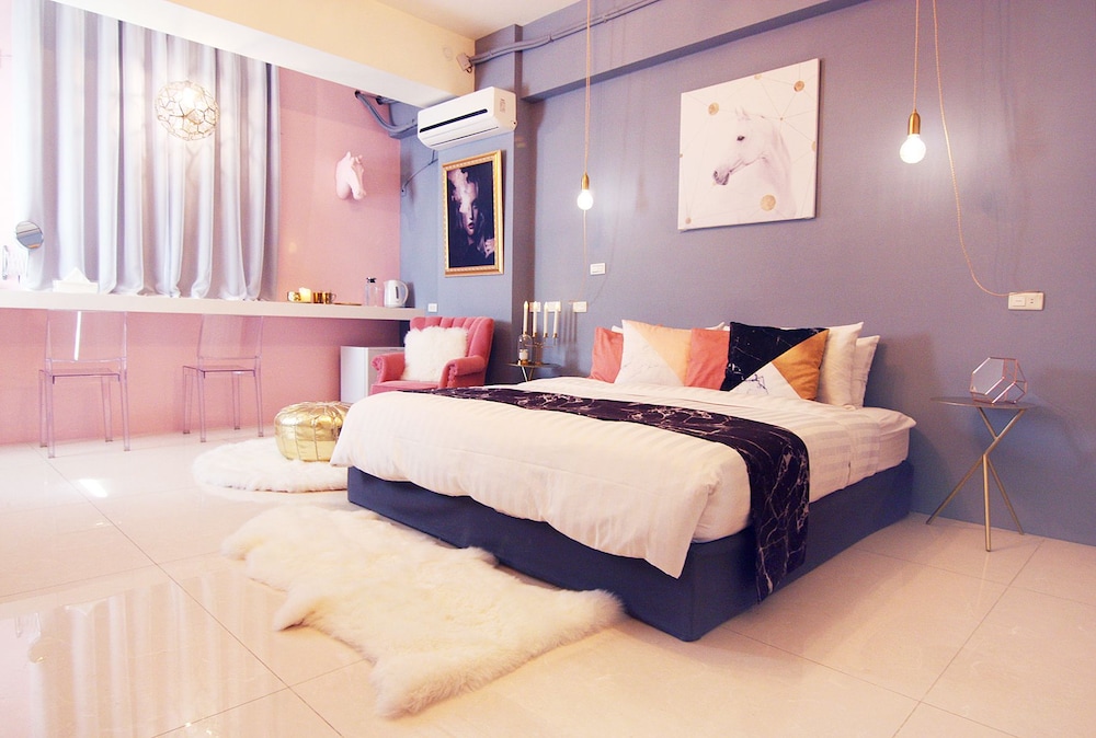 Pink Flatette